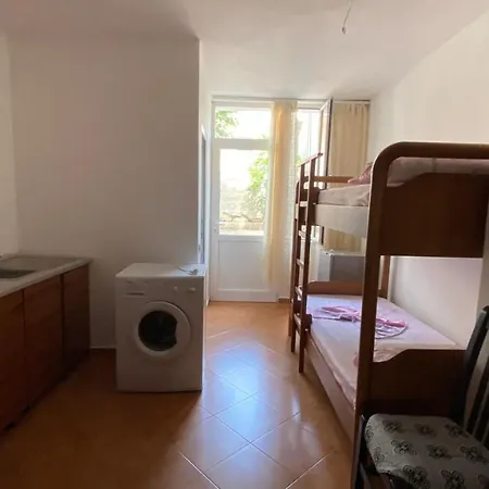 Pineside Homestay szállás Himara