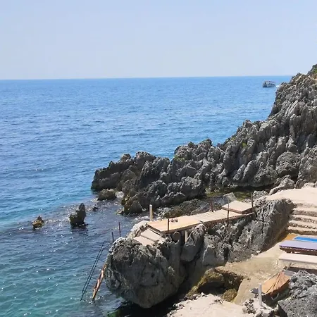 Pineside Homestay szállás