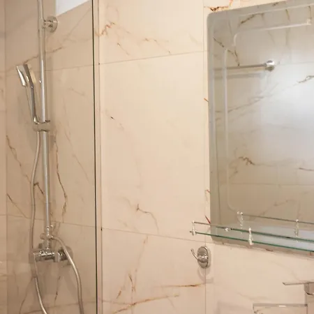 Pineside Homestay szállás *