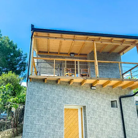 Homestay szállás Pineside Himara